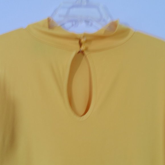 Ashley Stewart mock turtleneck 22/24 mustard asymetrical hem - Picture 4 of 5